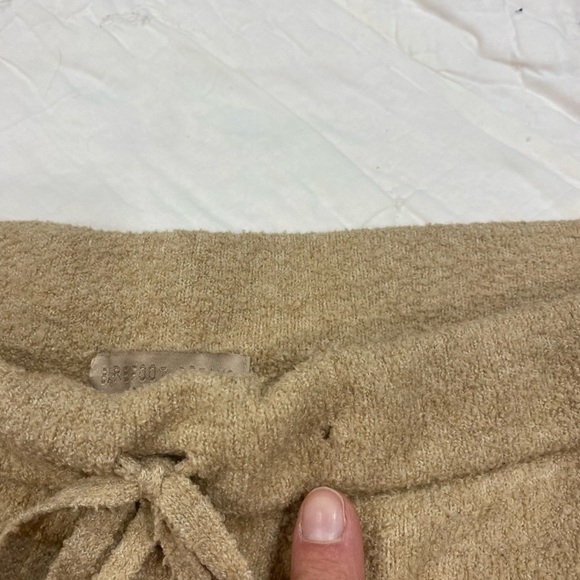 Barefoot Dreams Tan Knit Set. Too and Bottom Matching. Soft! Warm! Travelers BFF - Picture 7 of 7